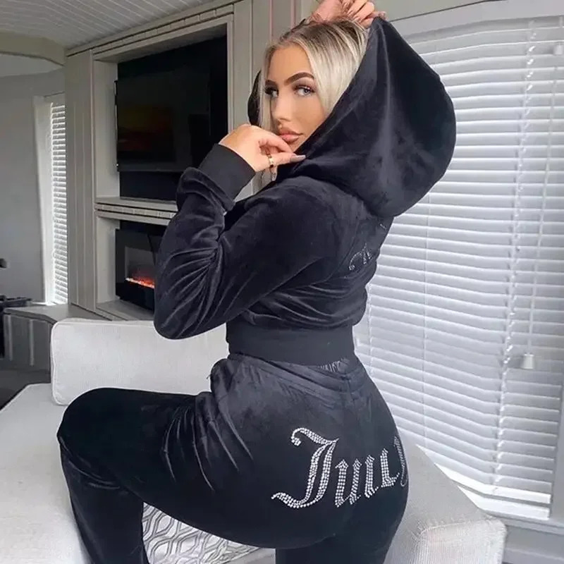 Winter Wear Clothes - Damski welurowy dres Juicy Couture na